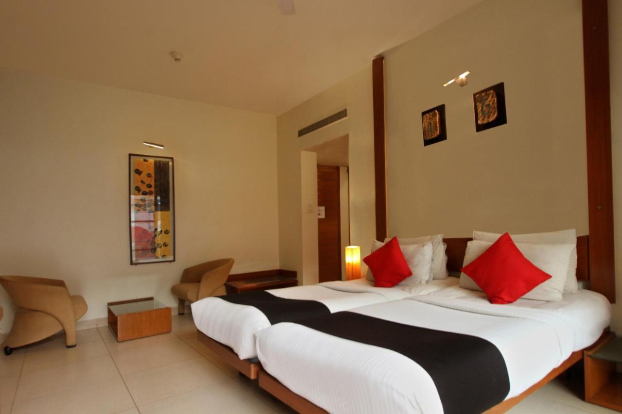 Capital O 16165 Cartier Hotel Bangalore Luaran gambar
